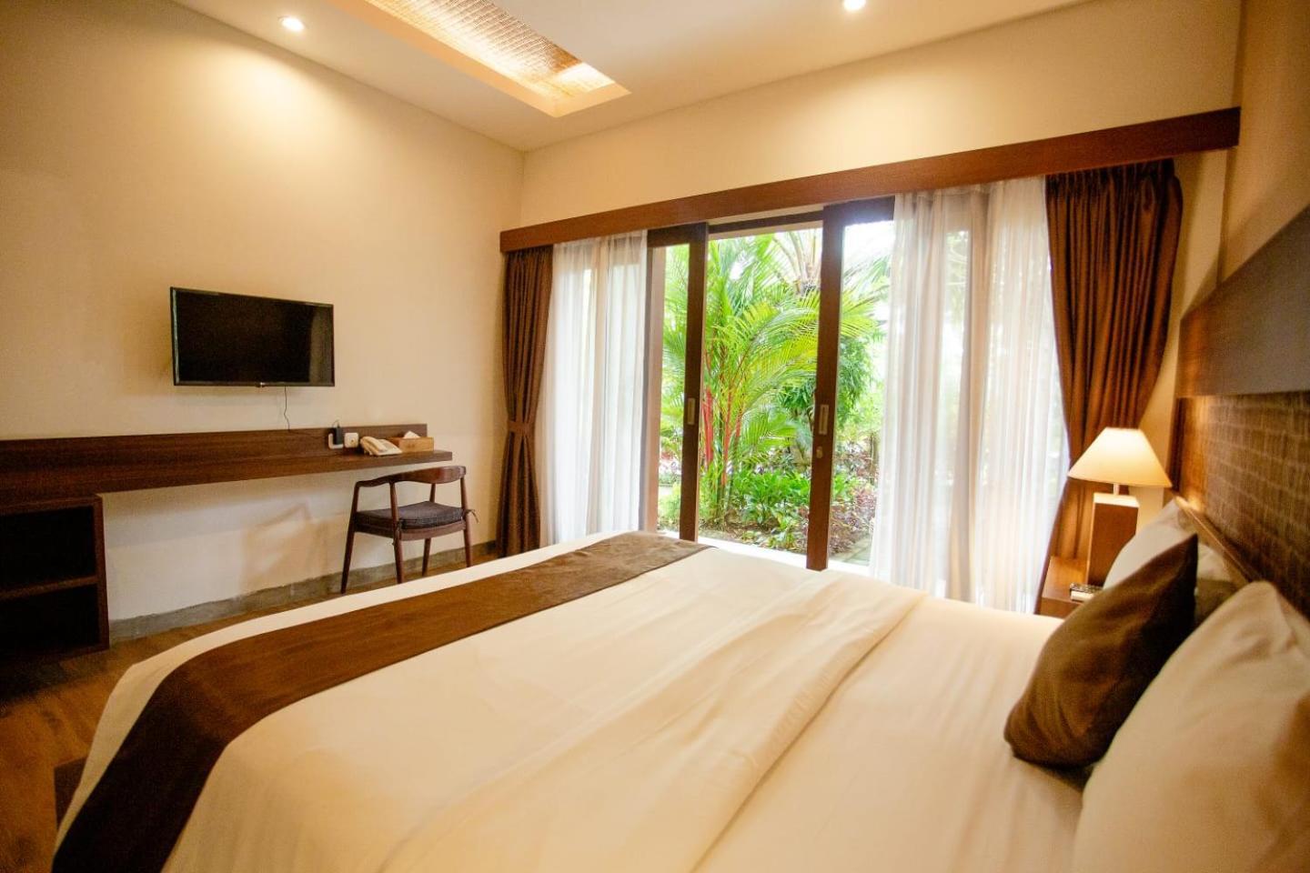 Ratan Uluwatu Hotel And Villas Exterior photo