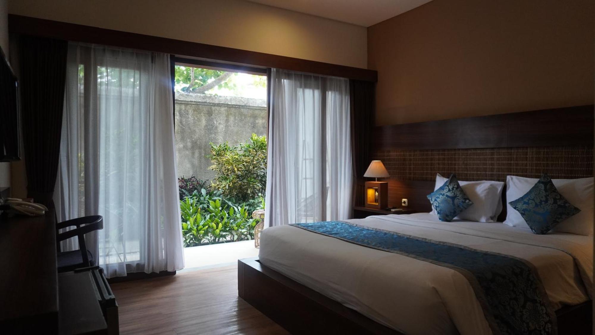 Ratan Uluwatu Hotel And Villas Exterior photo