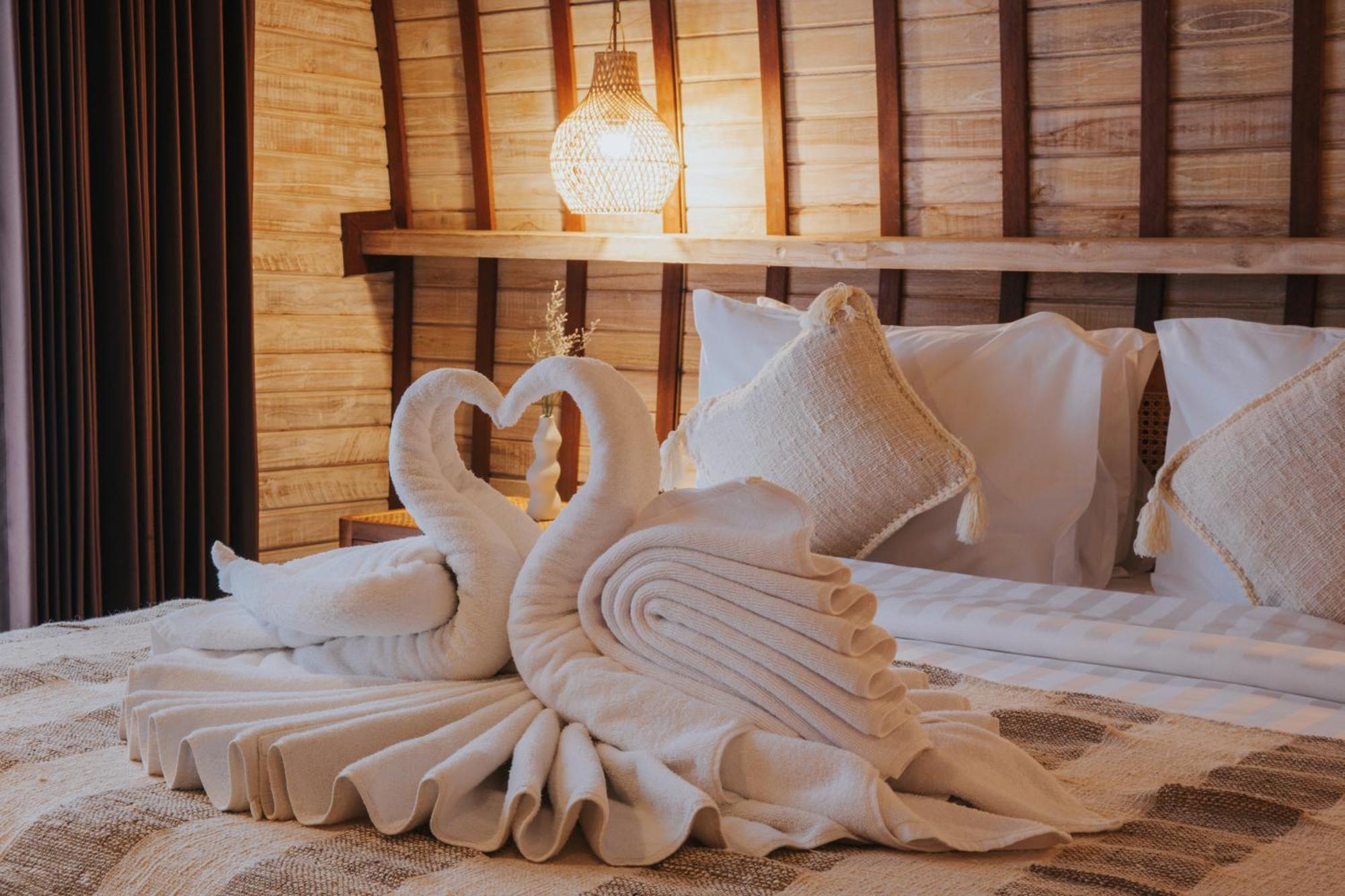 Ratan Uluwatu Hotel And Villas Exterior photo