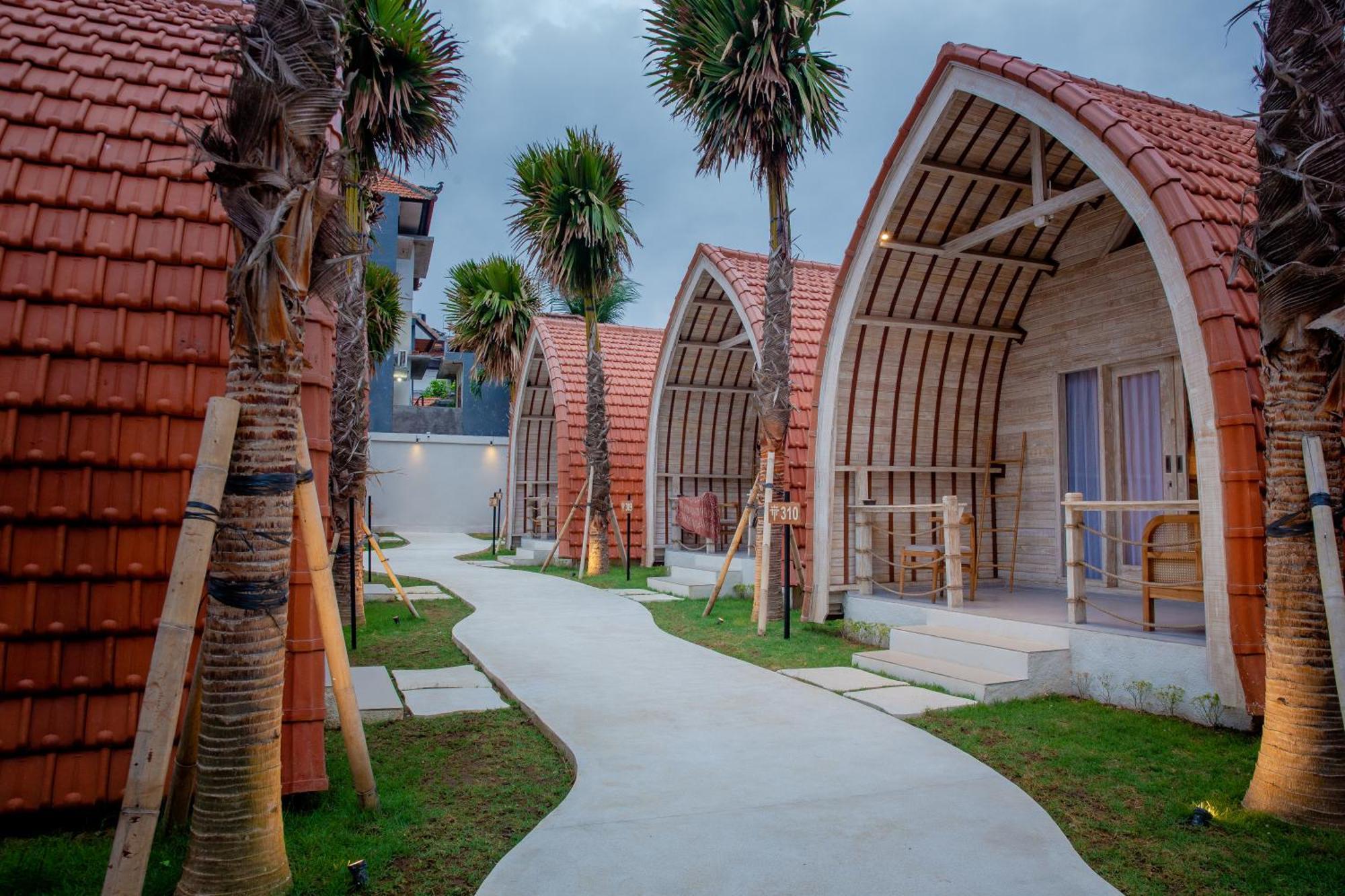 Ratan Uluwatu Hotel And Villas Exterior photo